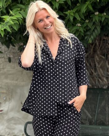 Loved By Lykke Bluse Ly Smilla Ss Shirt Black   Small White Dots
