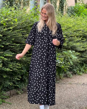 Loved By Lykke Kjole Ly Smilla Ss Dress Black   White Dots