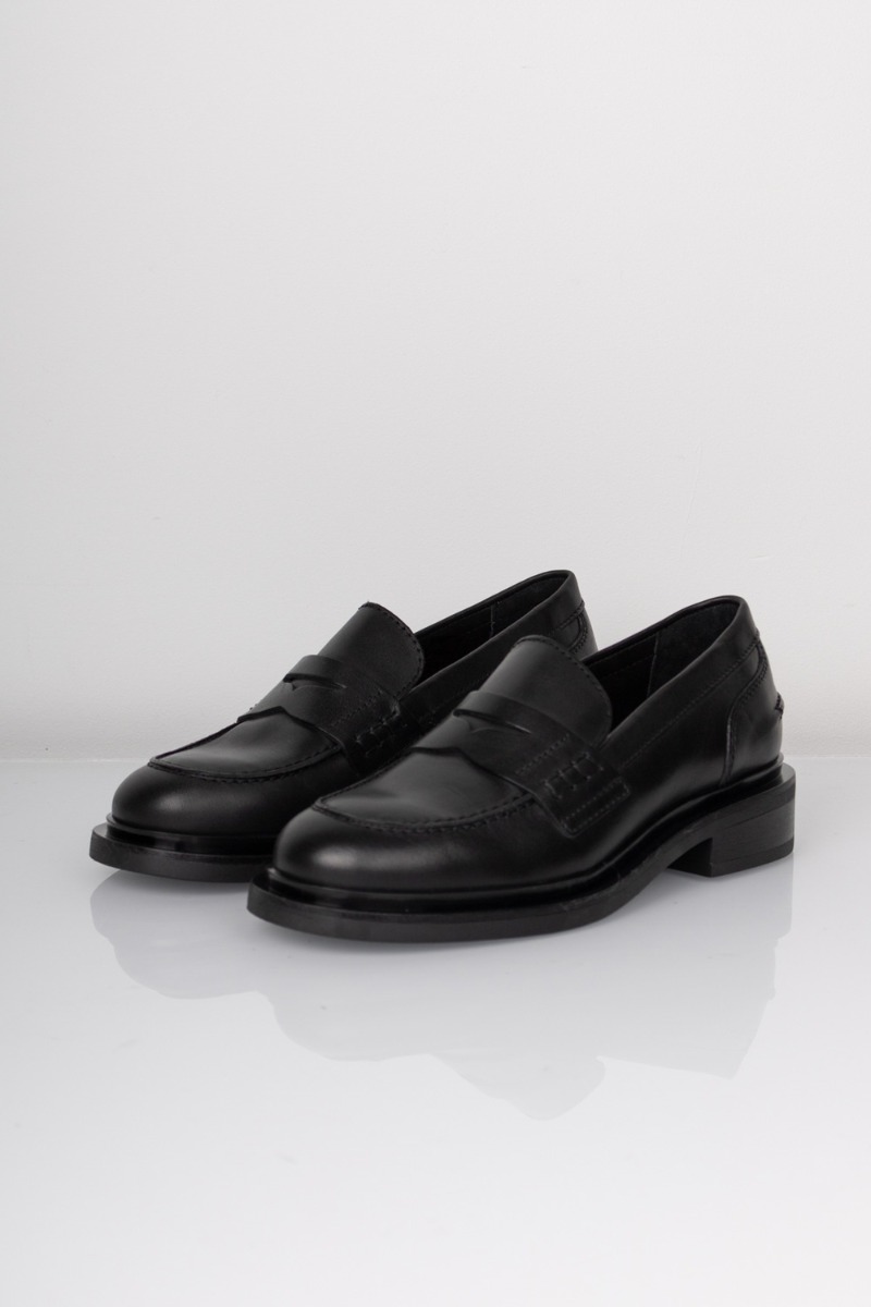Phenumb Loafers Pure Black