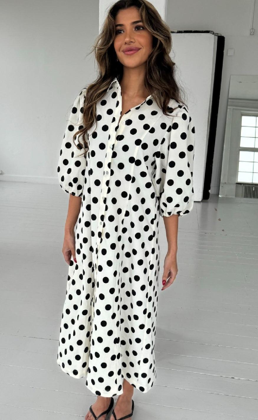 Continue Kjole Martilda Black Dot