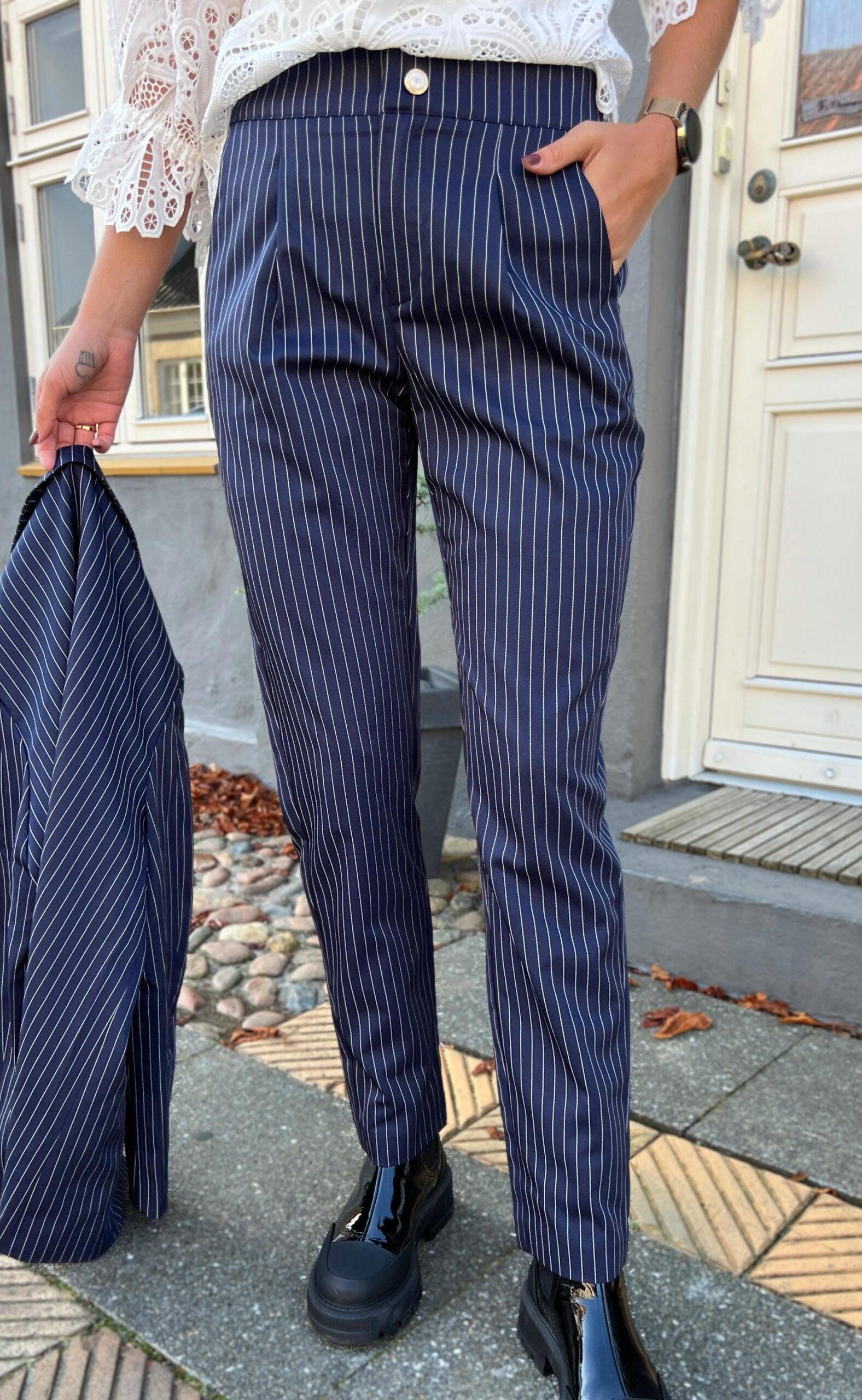 Say Ina Copenhagen Bukser Zoey Straight Navy Pinstripe