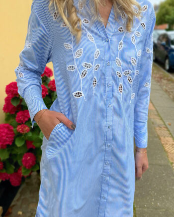 Say Ina Copenhagen Skjortekjole Selene Blue Striped    Embroidery