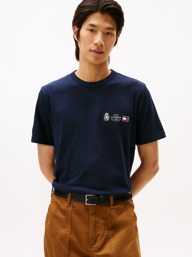 Small Crest Outline Tee