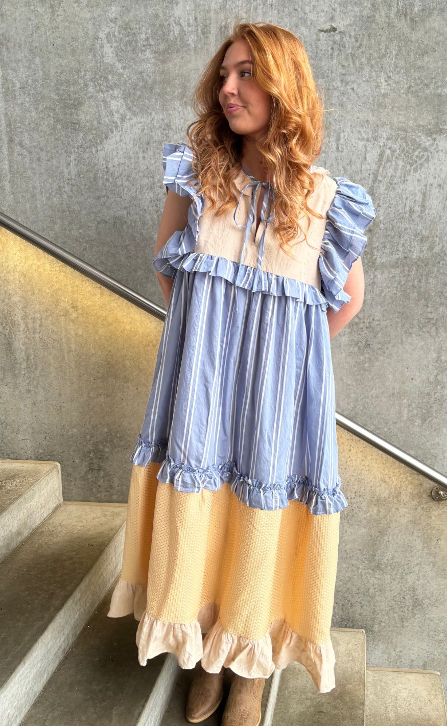 Stories From The Atelier Kjole Heart Dance Beige Light Blue