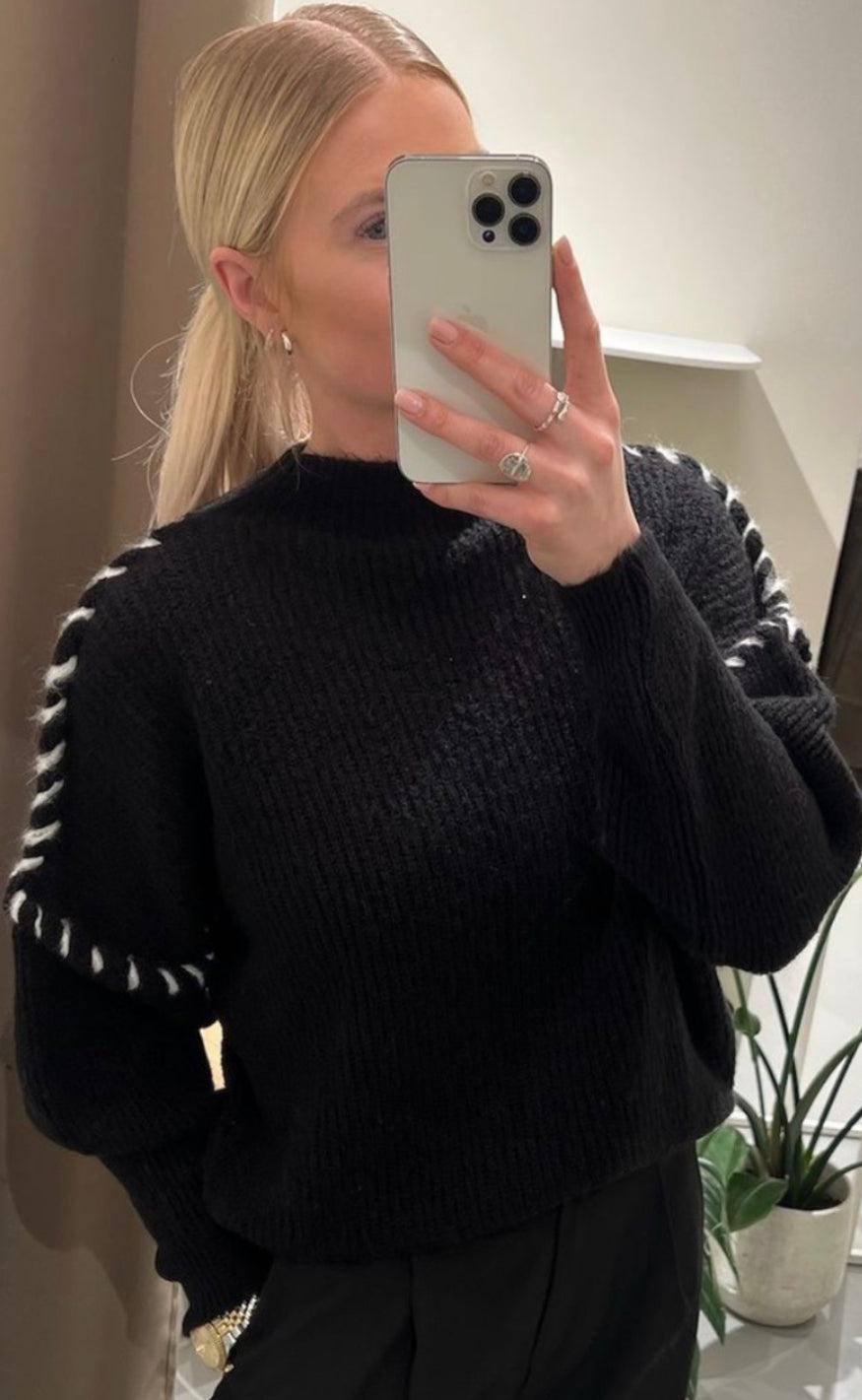 Noella Strik Olli Black