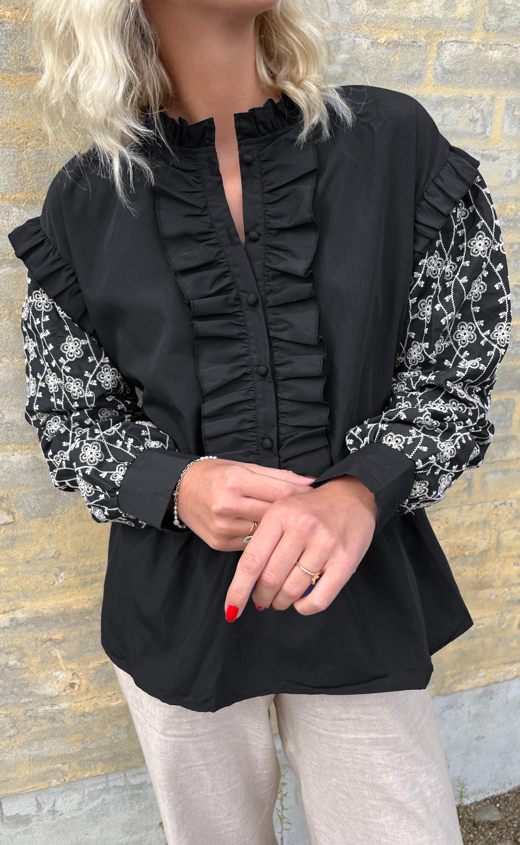 Say Ina Copenhagen Bluse Emily Broderi Black   White