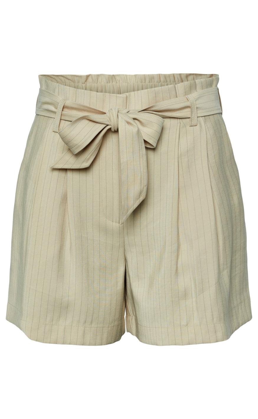 Yas Shorts Pina Cement
