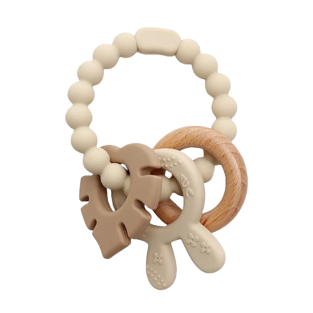 Biderangle   Silikone Med Blad  Kaninøre Og Træ Vedhæng  Beige